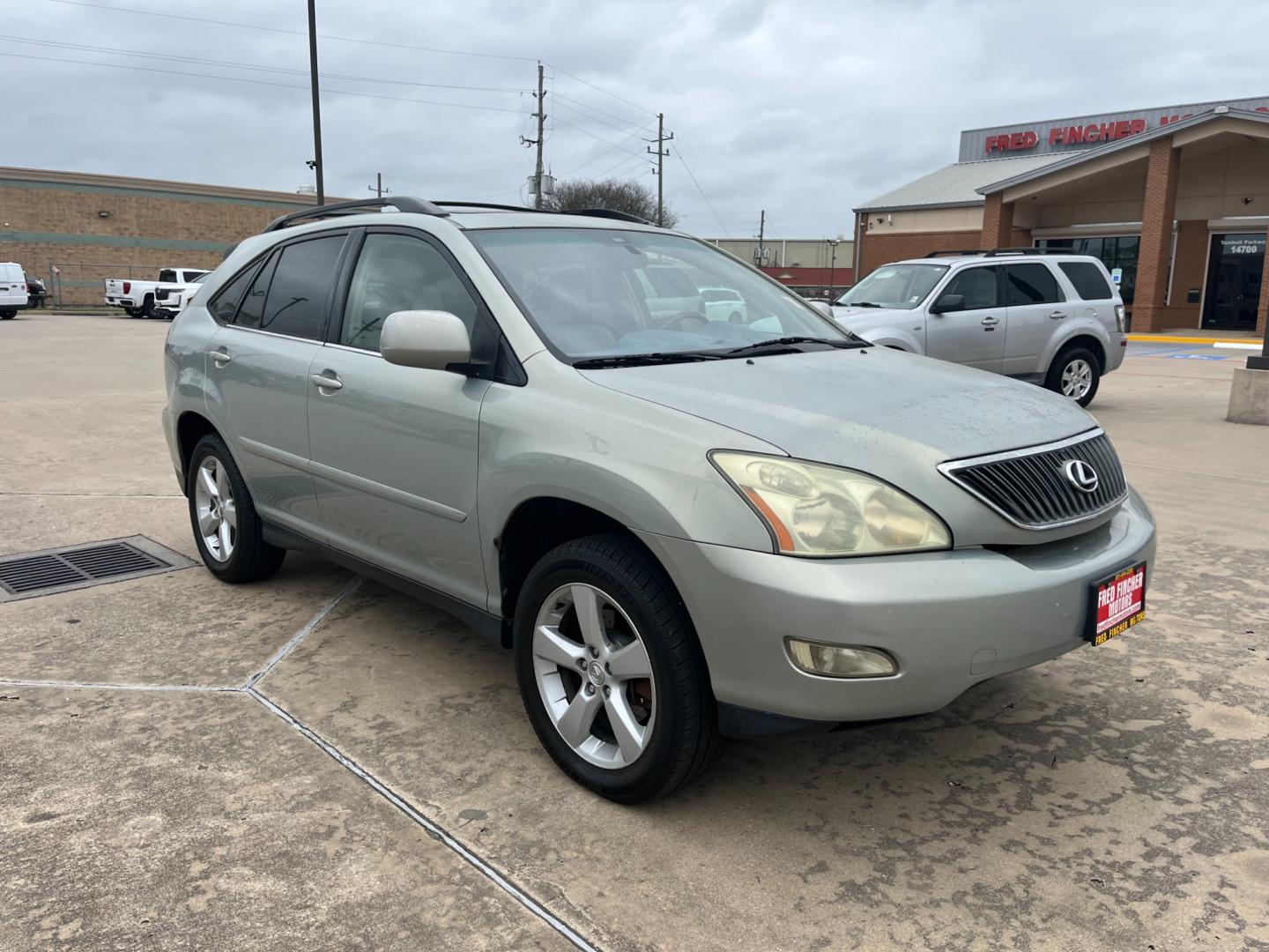 2004 SILVER /TAN Lexus RX 330 (JTJGA31U340) with an 3.3 engine, Automatic transmission, located at 14700 Tomball Parkway 249, Houston, TX, 77086, (281) 444-2200, 29.928619, -95.504074 - Photo#0